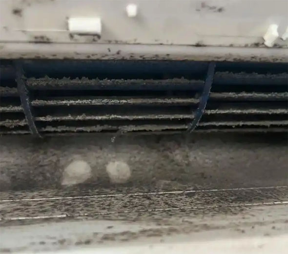 文水空调吹的风有股烧焦味是怎么回事